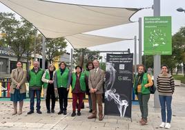 Los parques de la Avenida García Siñeriz se adhieren a los 'Espacios Sin Humo' de la AECC