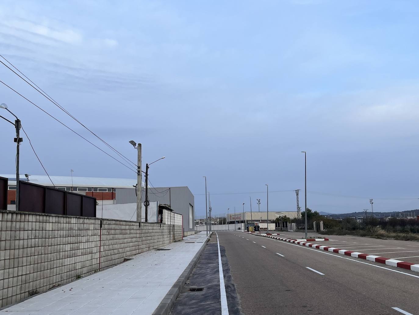 El Ayuntamiento prepara el acceso de la futura pista de atletismo
