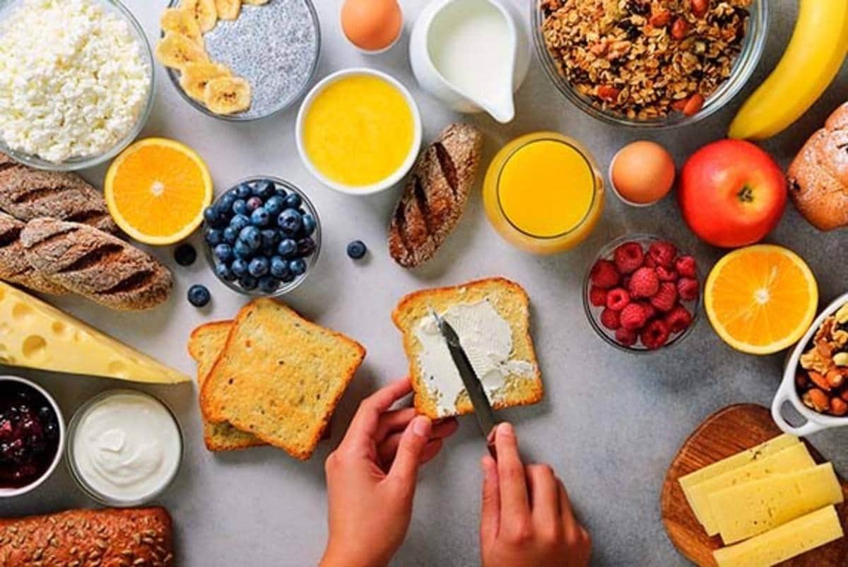 El centro de mayores organiza su tradicional desayuno saludable