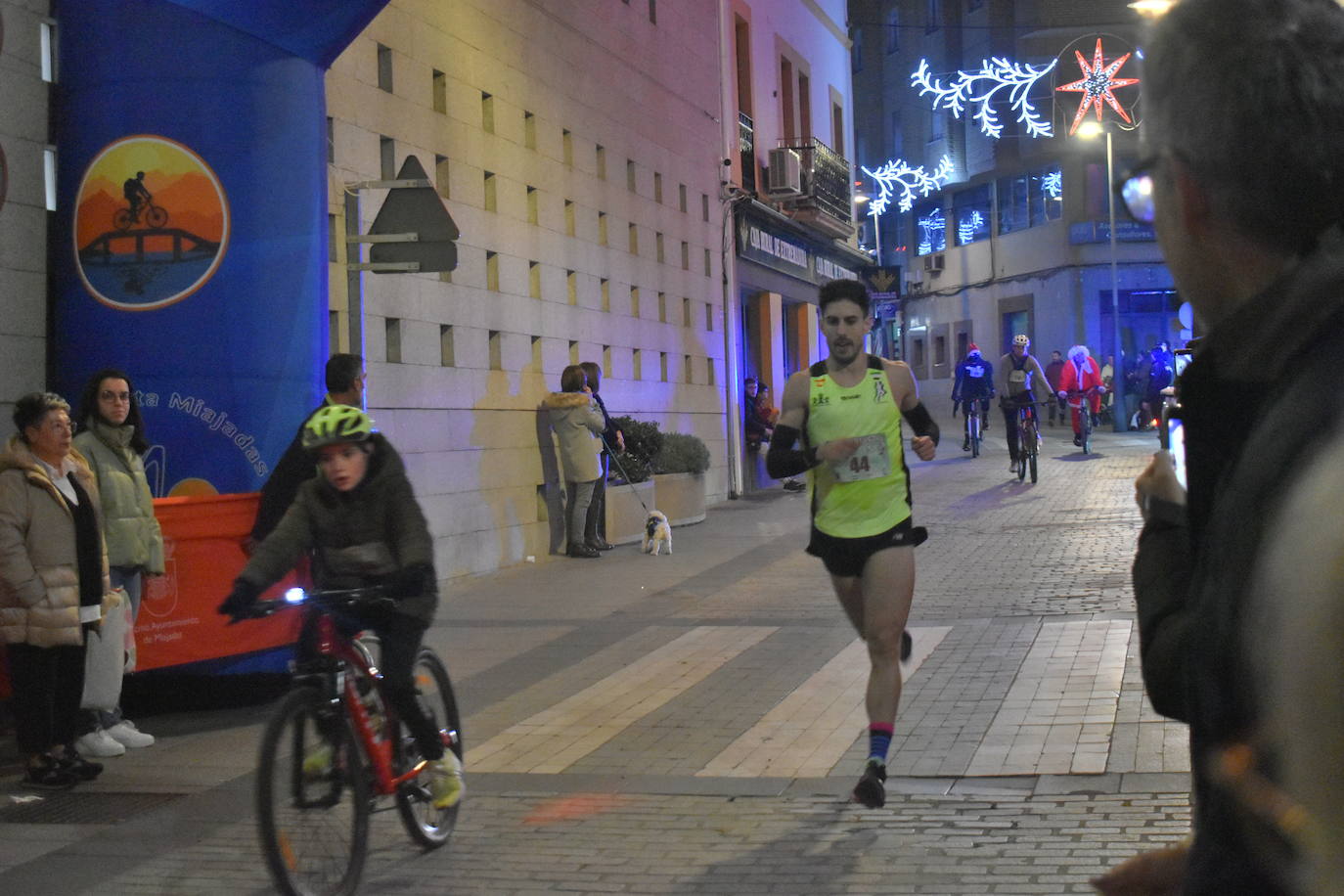 Fotos: La San Silvestre Miajadeña fue de las primeras en despedir el 2023