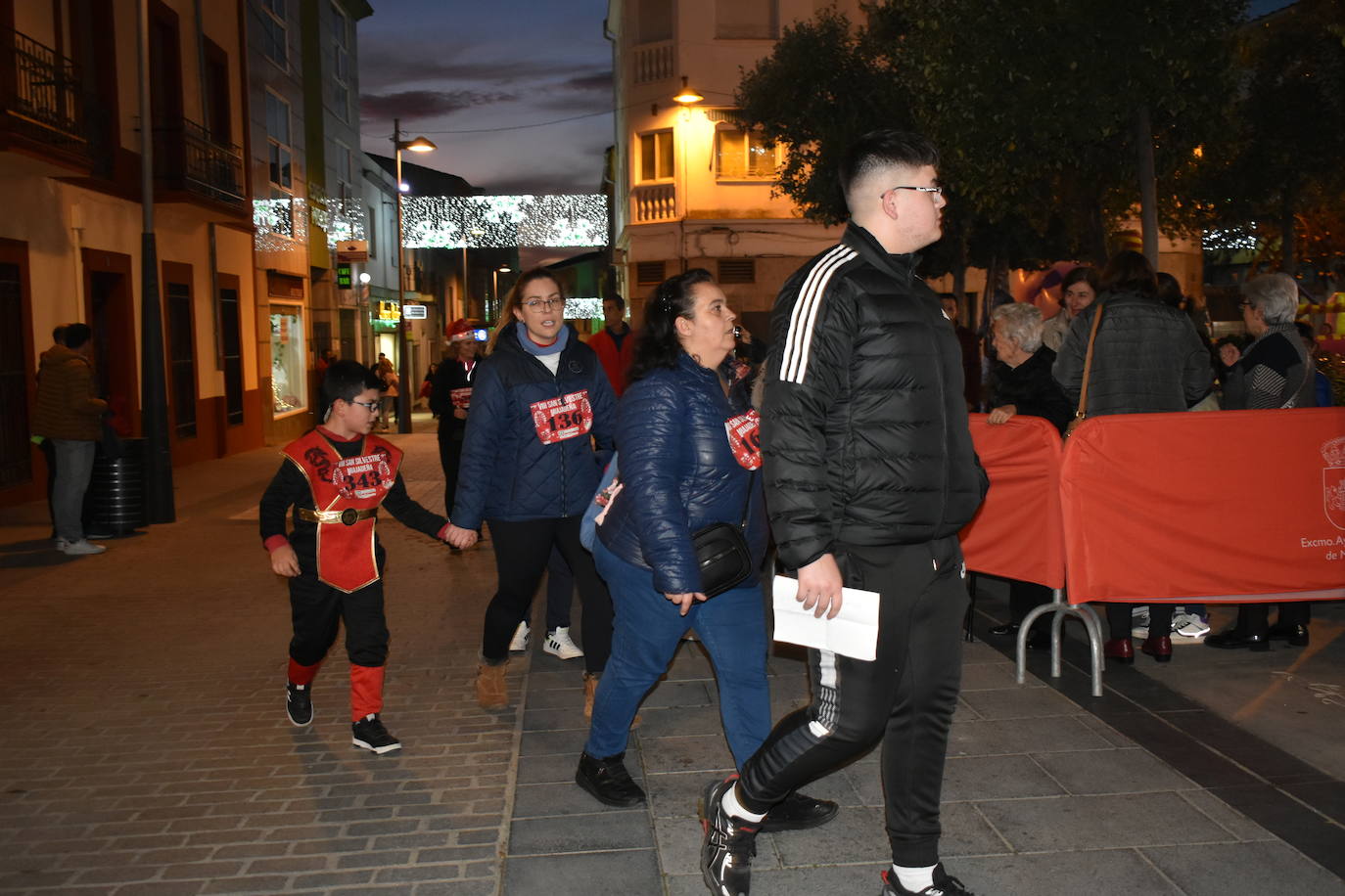 La VIII San Silvestre Miajadeña dejó momentos divertidos y únicos, como se esperaba de ella. La emoción en la cara de los corredores a la salida, la diversión en el trayecto, el cansancio en todo su cuerpo a la llegada a meta, un cansancio mezclado con la satisfacción del objetivo conseguido, la alegría de los ganadores de los premios a los disfraces, el disfrute del público,... Todo lo que hace que la San Silvestre Miajadeña sea uno de los días más esperados del año. 