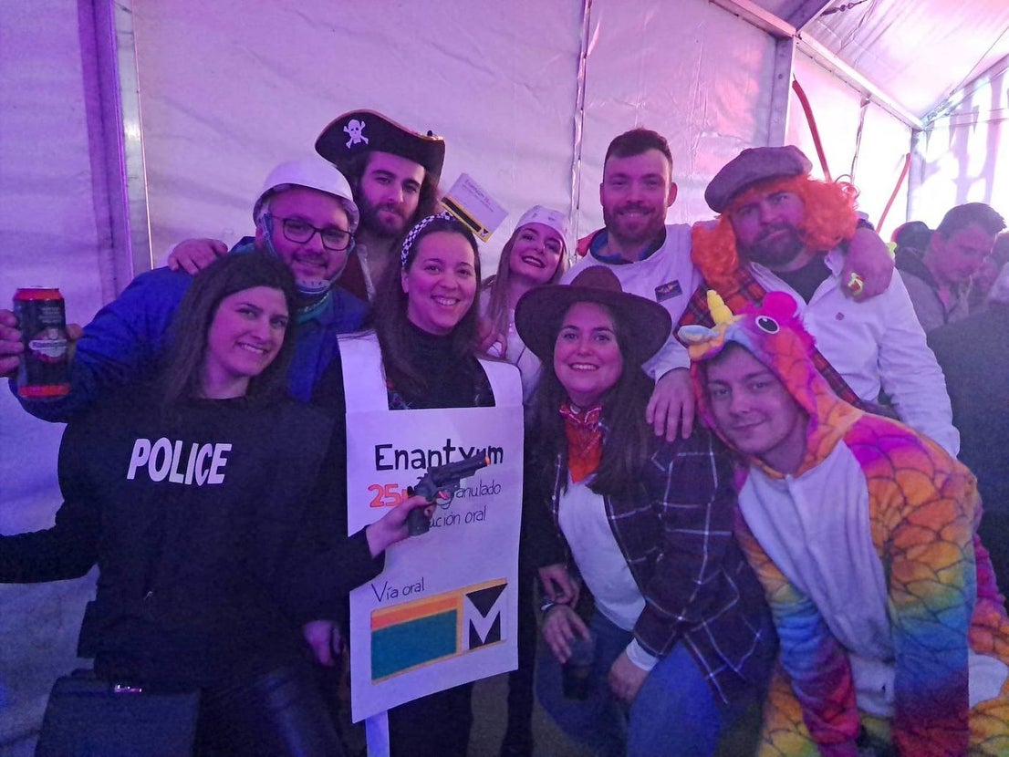 Miajadas celebró su Concurso de disfraces del Carnaval 2023, en el que hubo mucho baile y mucho' cachondeo'. El grupo 'Pista de choque' fue el ganador del primer premio, dotado de 300 euros, mientras que 'DJ's' consiguieron el segundo premio con 200 euros, y 'Desplieque Lolil' se hizo con los 150 euros del tercer premio. 