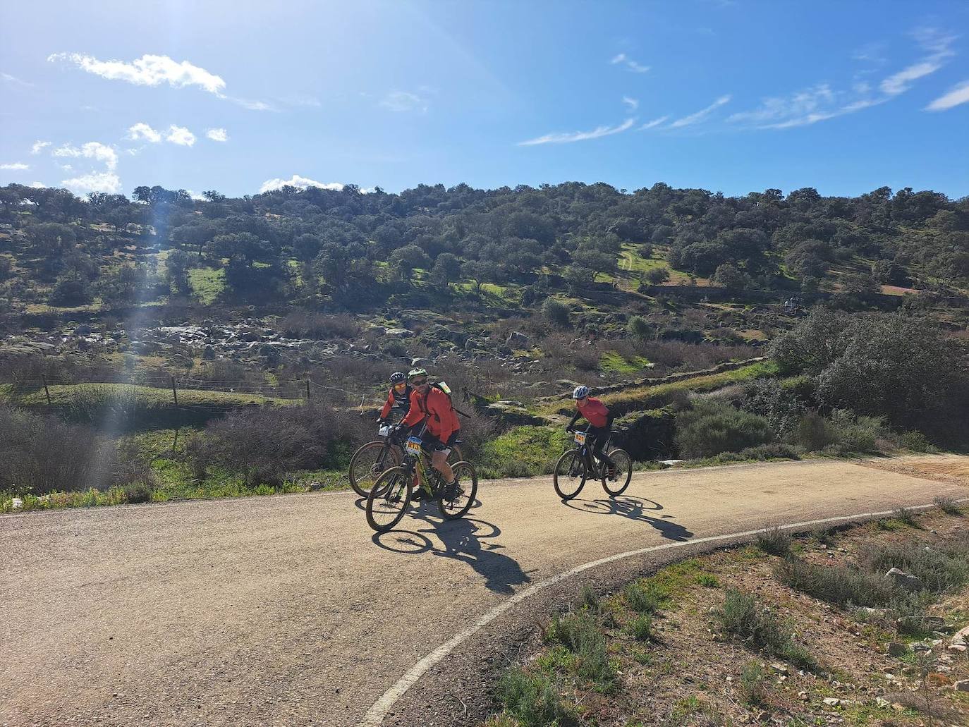 Miajadas volvió a convertirse un año más en punto referente del ciclismo con su famosa prueba Titán de los Ríos, congregando lo mejor del panorama nacional en un paraje natural incomparable. 