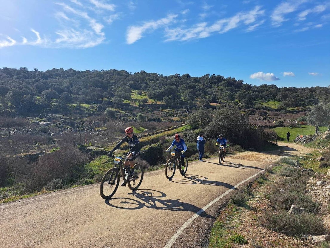 Miajadas volvió a convertirse un año más en punto referente del ciclismo con su famosa prueba Titán de los Ríos, congregando lo mejor del panorama nacional en un paraje natural incomparable. 