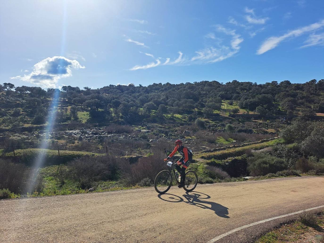 Miajadas volvió a convertirse un año más en punto referente del ciclismo con su famosa prueba Titán de los Ríos, congregando lo mejor del panorama nacional en un paraje natural incomparable. 