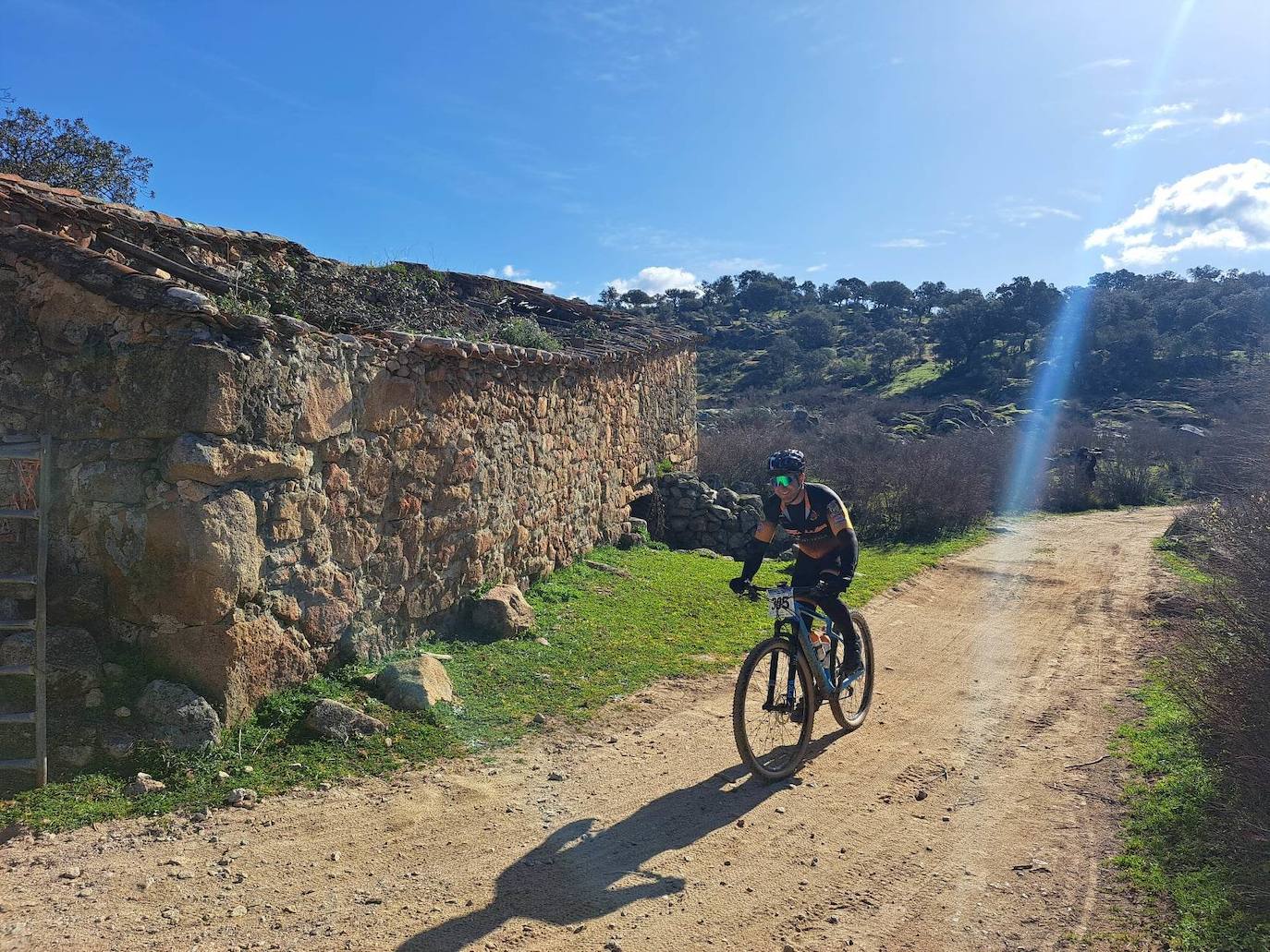 Miajadas volvió a convertirse un año más en punto referente del ciclismo con su famosa prueba Titán de los Ríos, congregando lo mejor del panorama nacional en un paraje natural incomparable. 