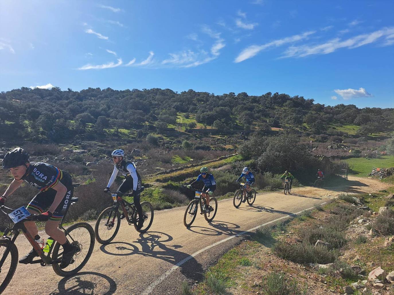 Miajadas volvió a convertirse un año más en punto referente del ciclismo con su famosa prueba Titán de los Ríos, congregando lo mejor del panorama nacional en un paraje natural incomparable. 