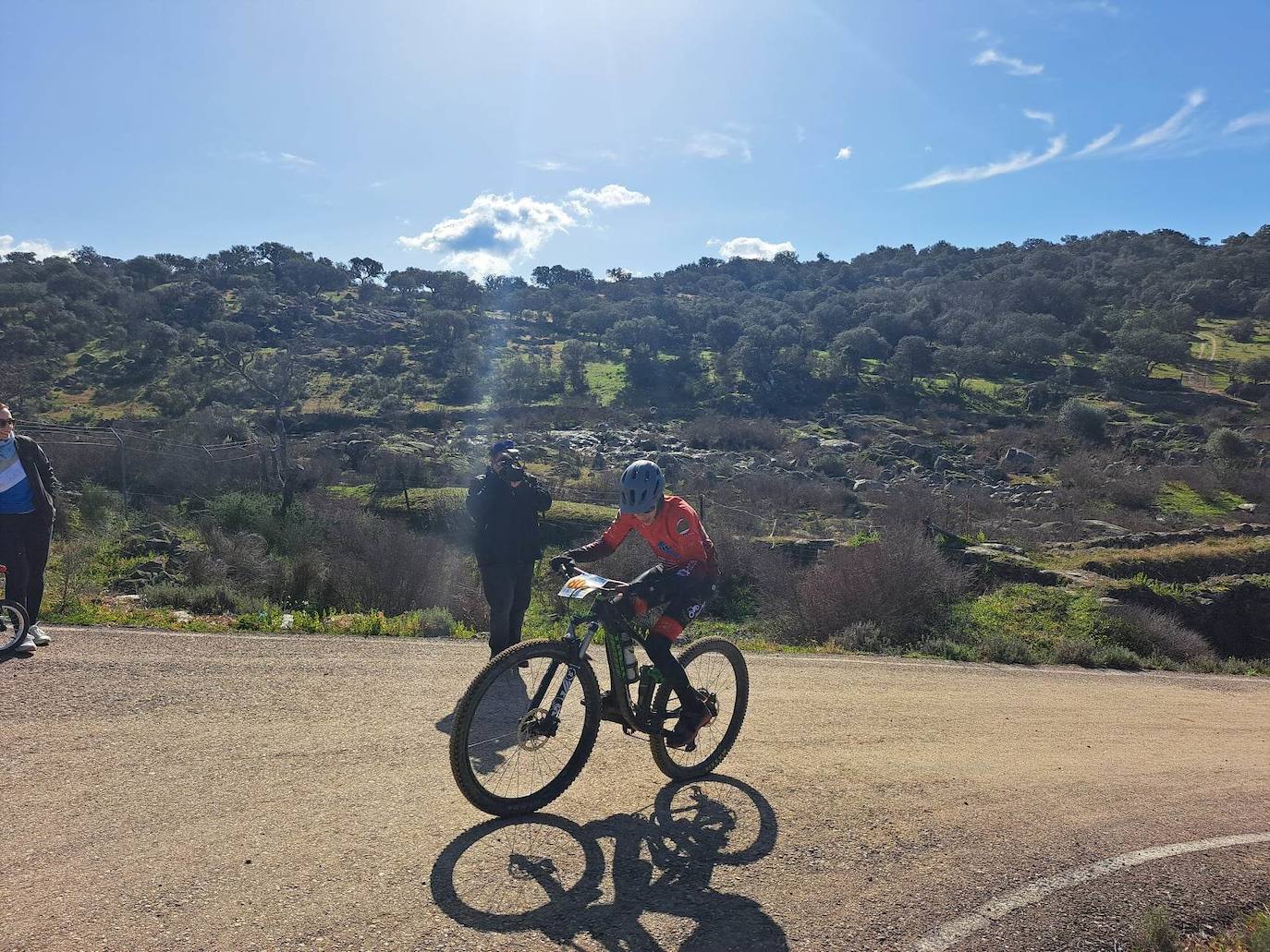 Miajadas volvió a convertirse un año más en punto referente del ciclismo con su famosa prueba Titán de los Ríos, congregando lo mejor del panorama nacional en un paraje natural incomparable. 