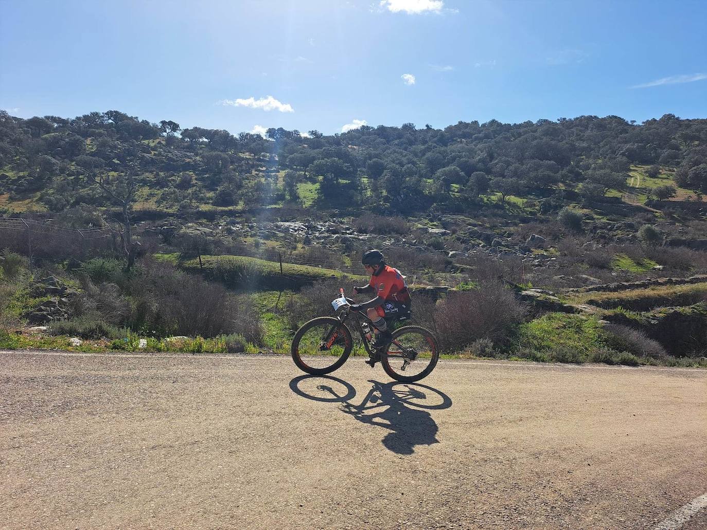 Miajadas volvió a convertirse un año más en punto referente del ciclismo con su famosa prueba Titán de los Ríos, congregando lo mejor del panorama nacional en un paraje natural incomparable. 