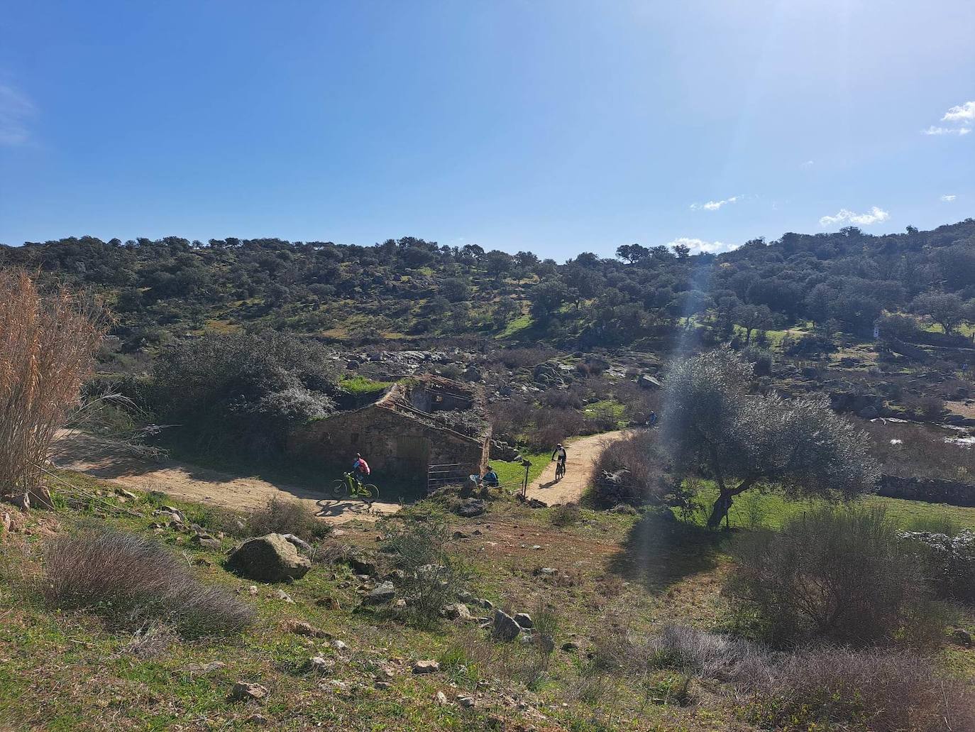 Miajadas volvió a convertirse un año más en punto referente del ciclismo con su famosa prueba Titán de los Ríos, congregando lo mejor del panorama nacional en un paraje natural incomparable. 