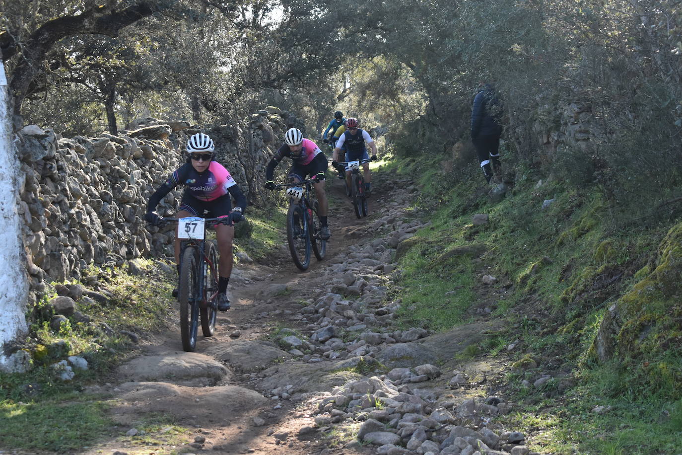 Miajadas volvió a convertirse un año más en punto referente del ciclismo con su famosa prueba Titán de los Ríos, congregando lo mejor del panorama nacional en un paraje natural incomparable. 