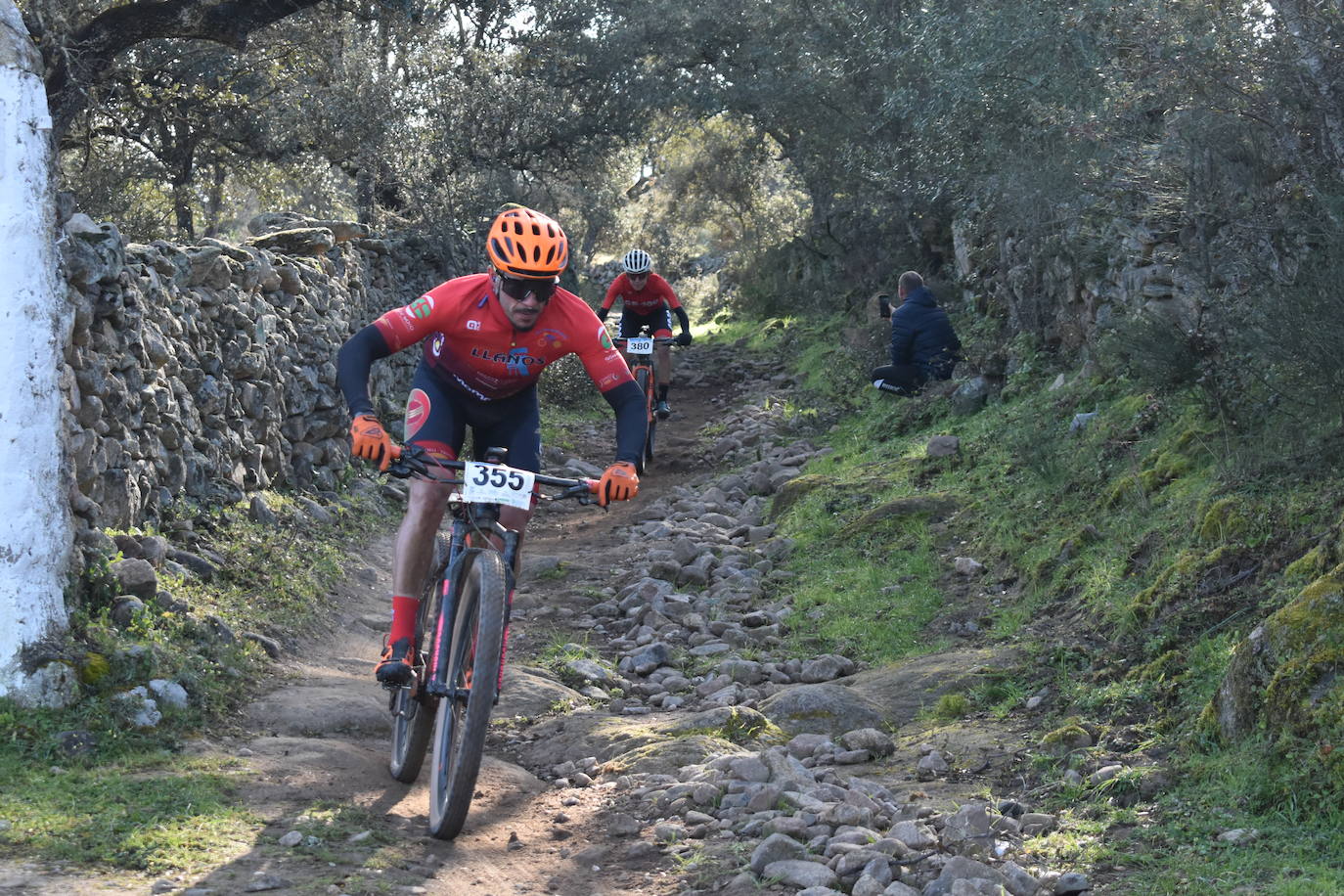 Miajadas volvió a convertirse un año más en punto referente del ciclismo con su famosa prueba Titán de los Ríos, congregando lo mejor del panorama nacional en un paraje natural incomparable. 