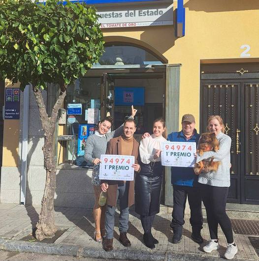 La familia Masa celebra haber dado un premio del Gordo del Niño de Navidad 2024