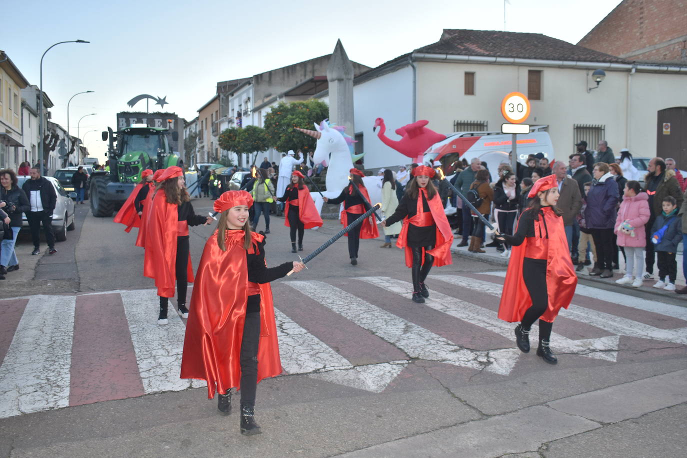 FOTOS: La magia de la Cabalgata de Reyes Magos recorrió las calles de Miajadas