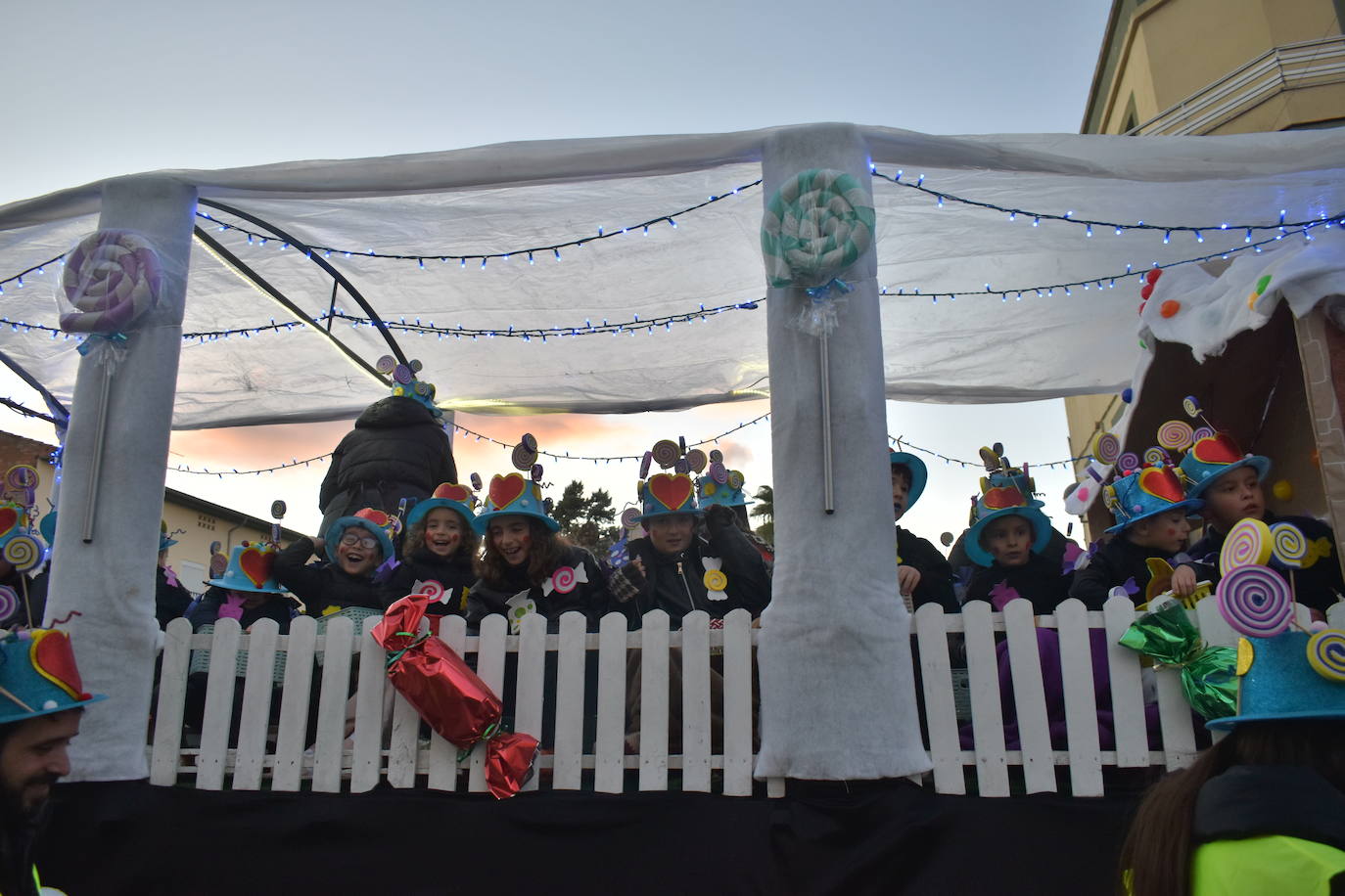 FOTOS: La magia de la Cabalgata de Reyes Magos recorrió las calles de Miajadas