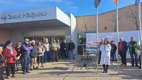 Unos 200 miajadeños piden que los políticos escuchen las necesidades de Sanidad