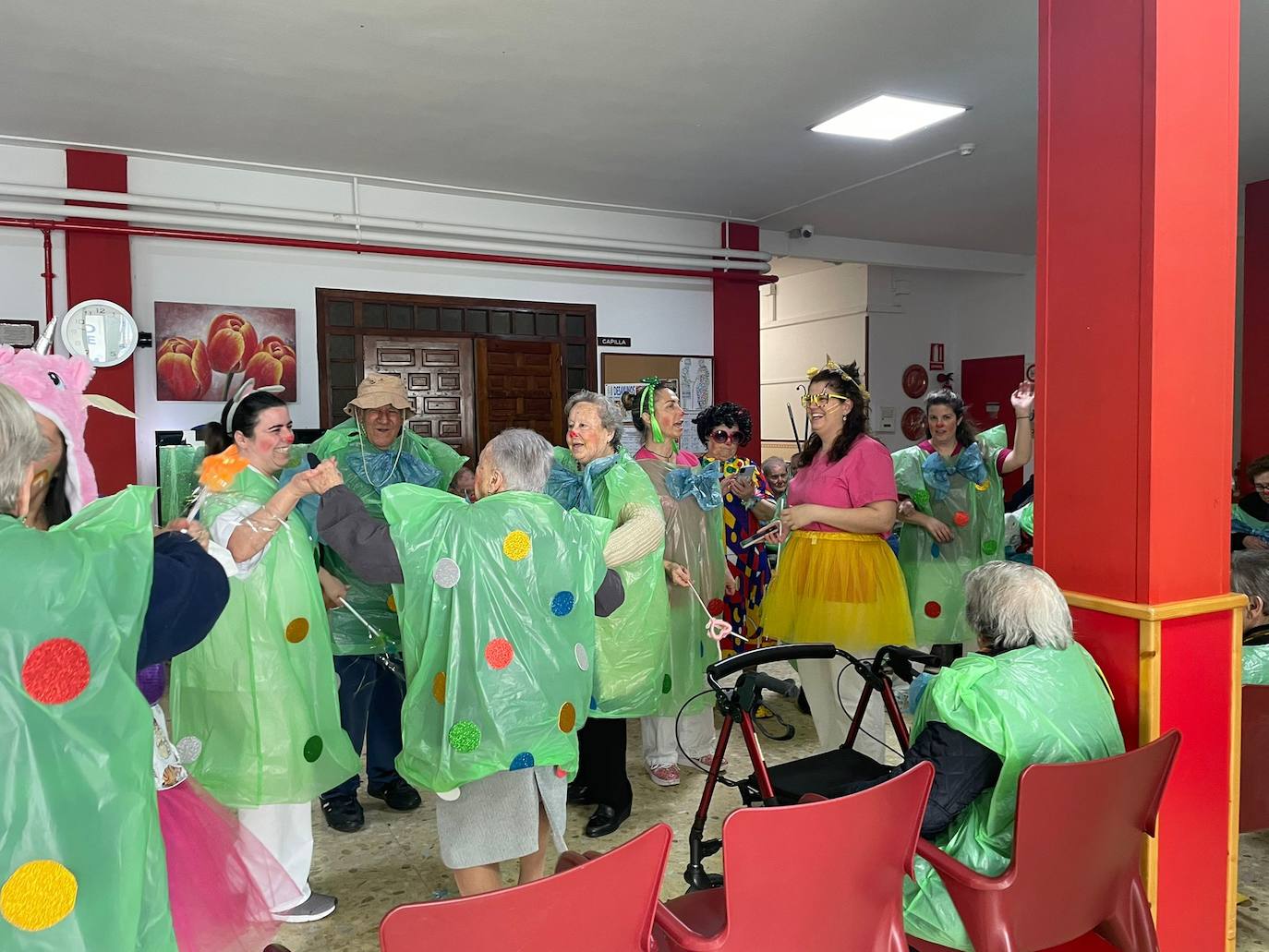 Los mayores de San Martín de Porres celebraron su Carnaval con humor