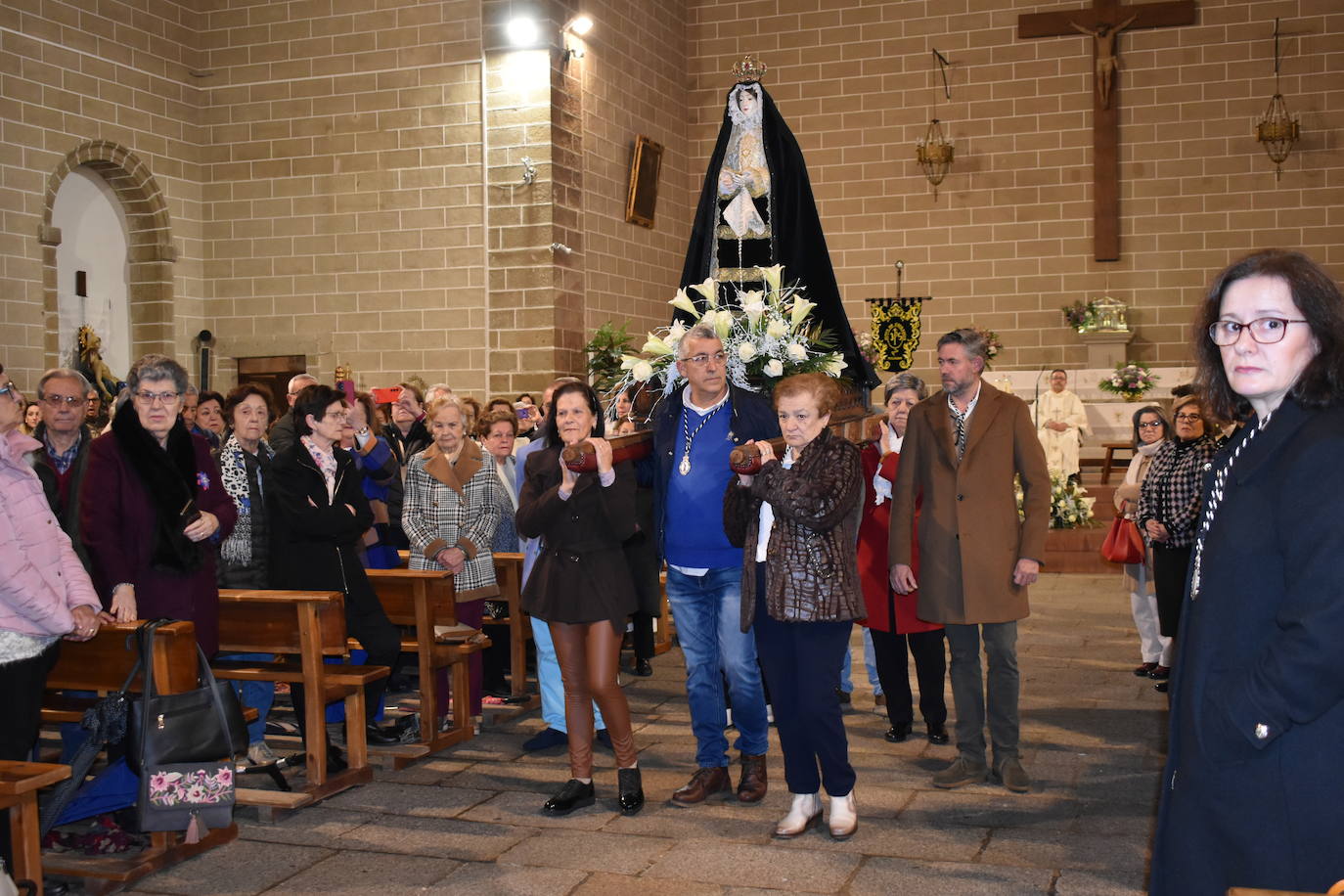 El reencuentro fue igual de hermoso dentro de la Iglesia