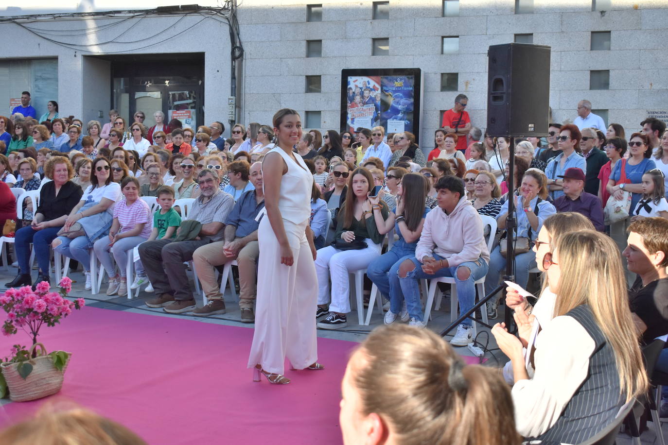 FOTOS: Éxito rotundo del desfile &#039;Miajadas está de moda&#039; (1ª parte)