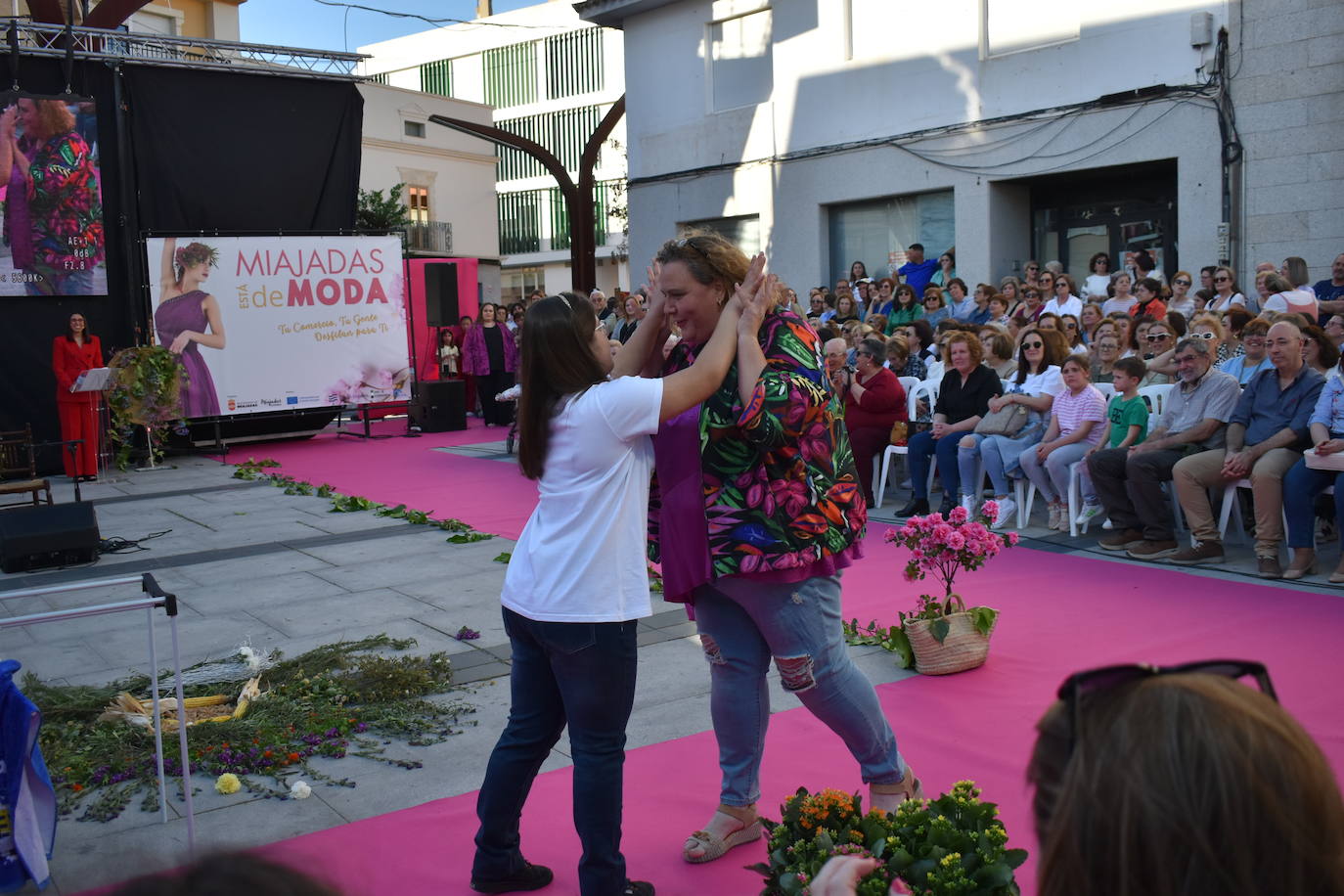 FOTOS: Éxito rotundo del desfile &#039;Miajadas está de moda&#039; (1ª parte)
