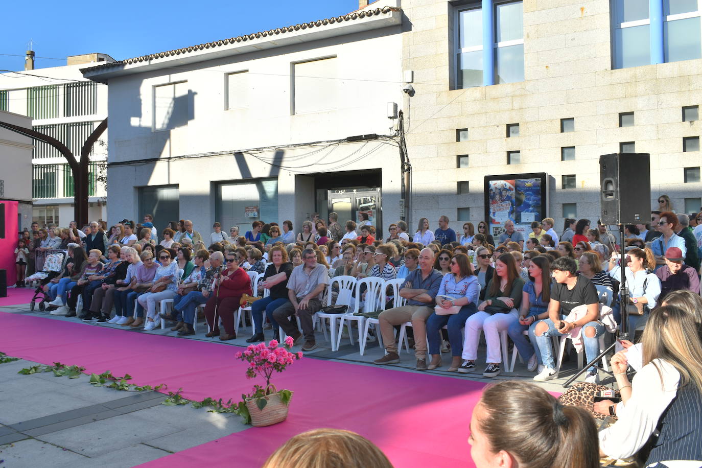 FOTOS: Éxito rotundo del desfile &#039;Miajadas está de moda&#039; (1ª parte)