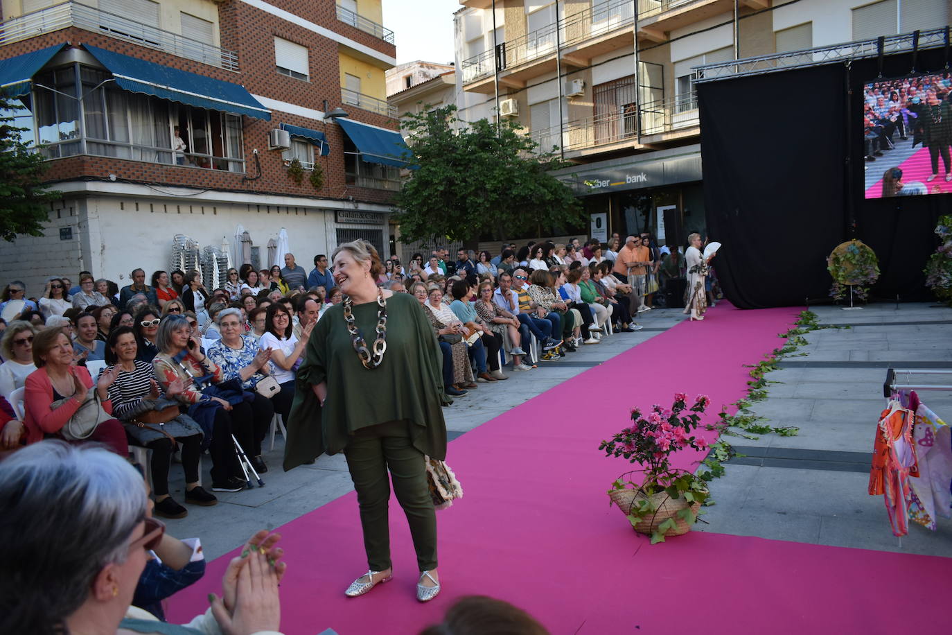 FOTOS: Éxito rotundo del desfile &#039;Miajadas está de moda&#039; (1ª parte)