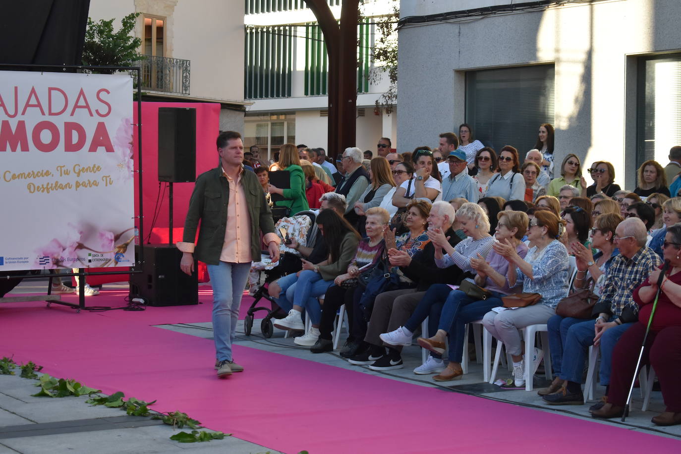 FOTOS: Éxito rotundo del desfile 'Miajadas está de moda' (1ª parte)