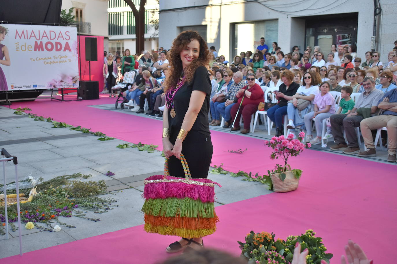 FOTOS: Éxito rotundo del desfile 'Miajadas está de moda' (1ª parte)