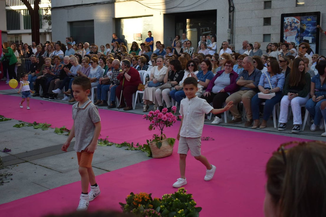FOTOS: 'Miajadas está de moda… y de fiesta' con los mejores diseños para eventos (2ª parte)