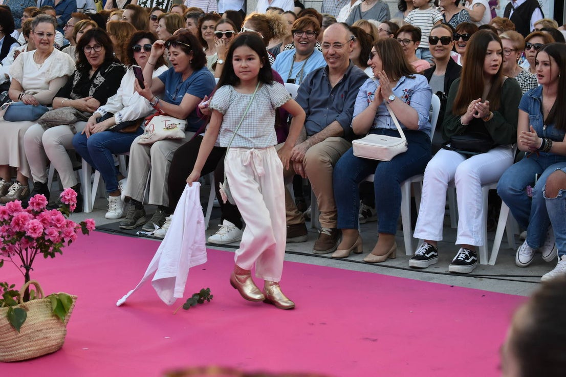 FOTOS: 'Miajadas está de moda… y de fiesta' con los mejores diseños para eventos (2ª parte)