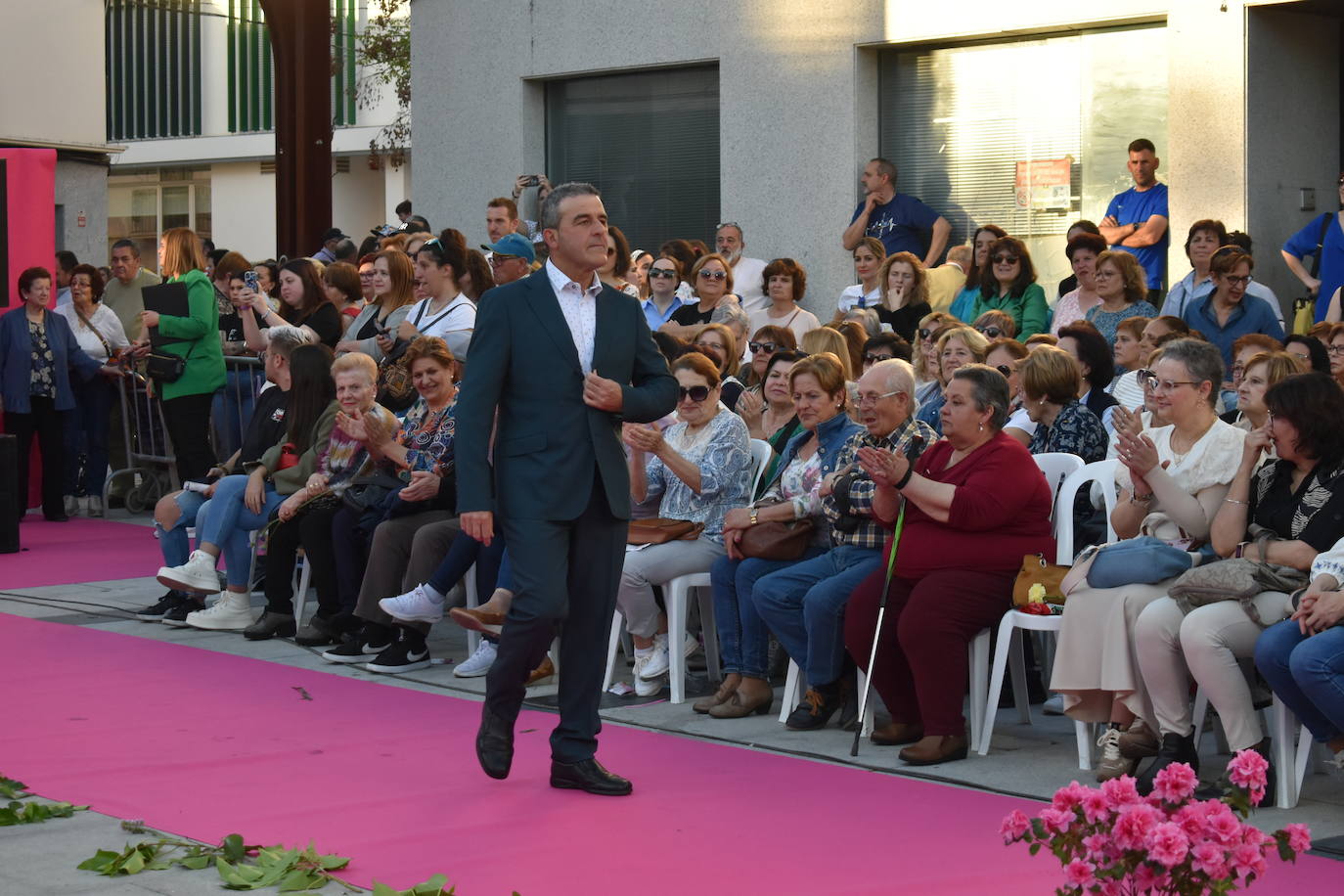 FOTOS: 'Miajadas está de moda… y de fiesta' con los mejores diseños para eventos (2ª parte)