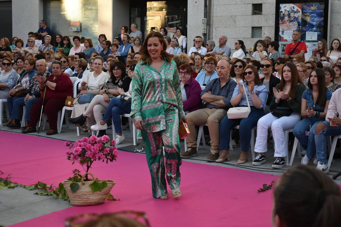 FOTOS: 'Miajadas está de moda… y de fiesta' con los mejores diseños para eventos (2ª parte)