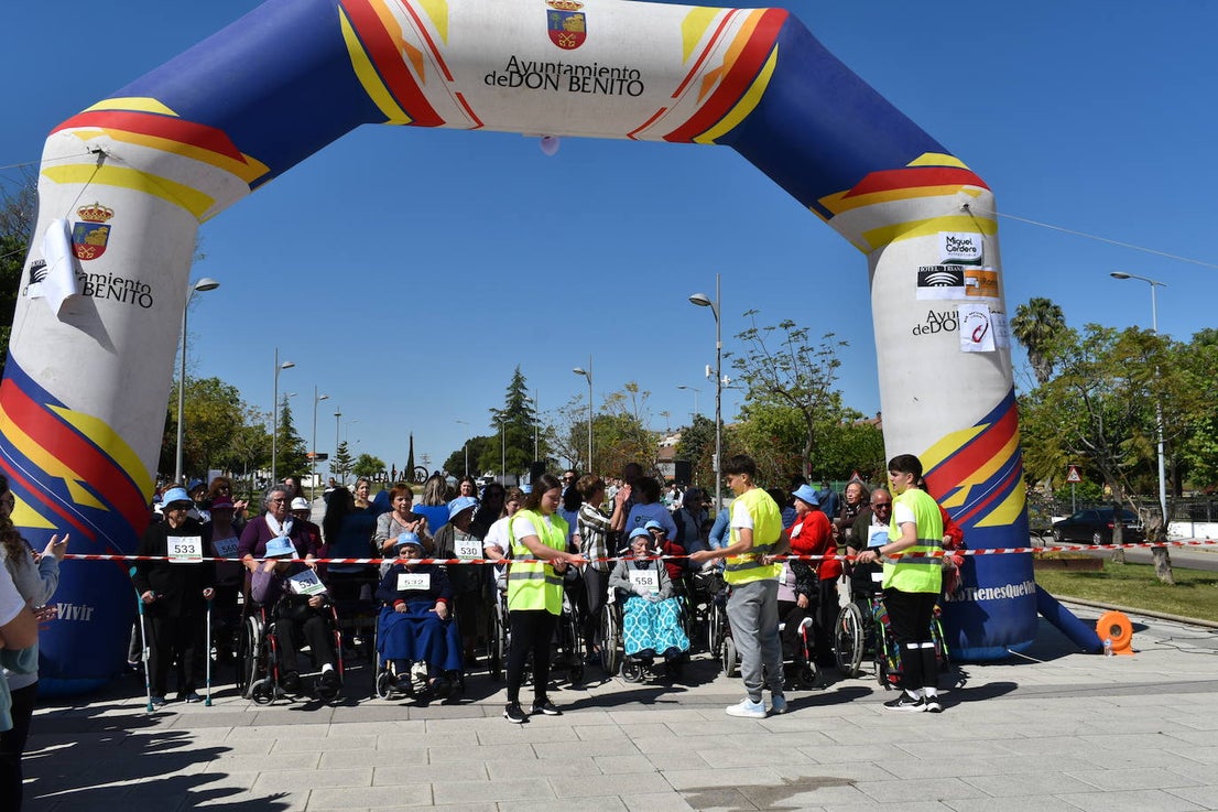 Fotos: El Torrente Ballester y San Martín de Porres corren juntos por la ELA