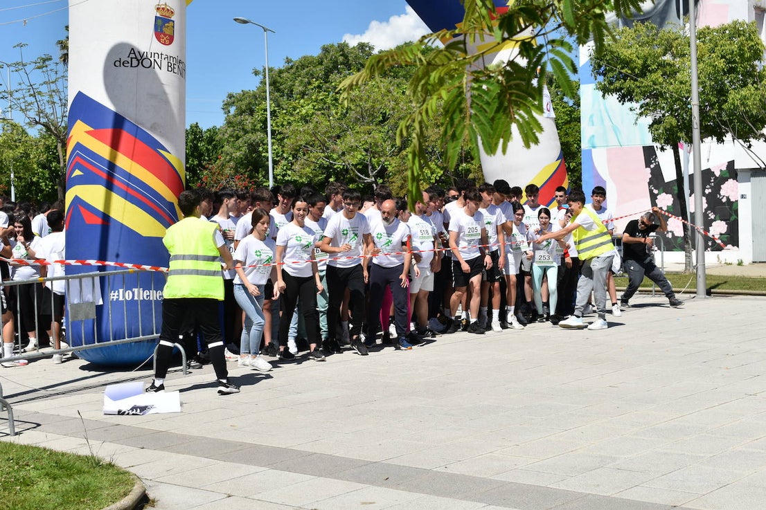 Fotos: El Torrente Ballester y San Martín de Porres corren juntos por la ELA
