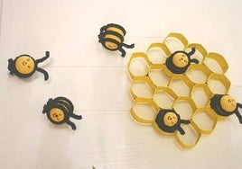 Los peques de la ludoteca participan en la semana de la abeja