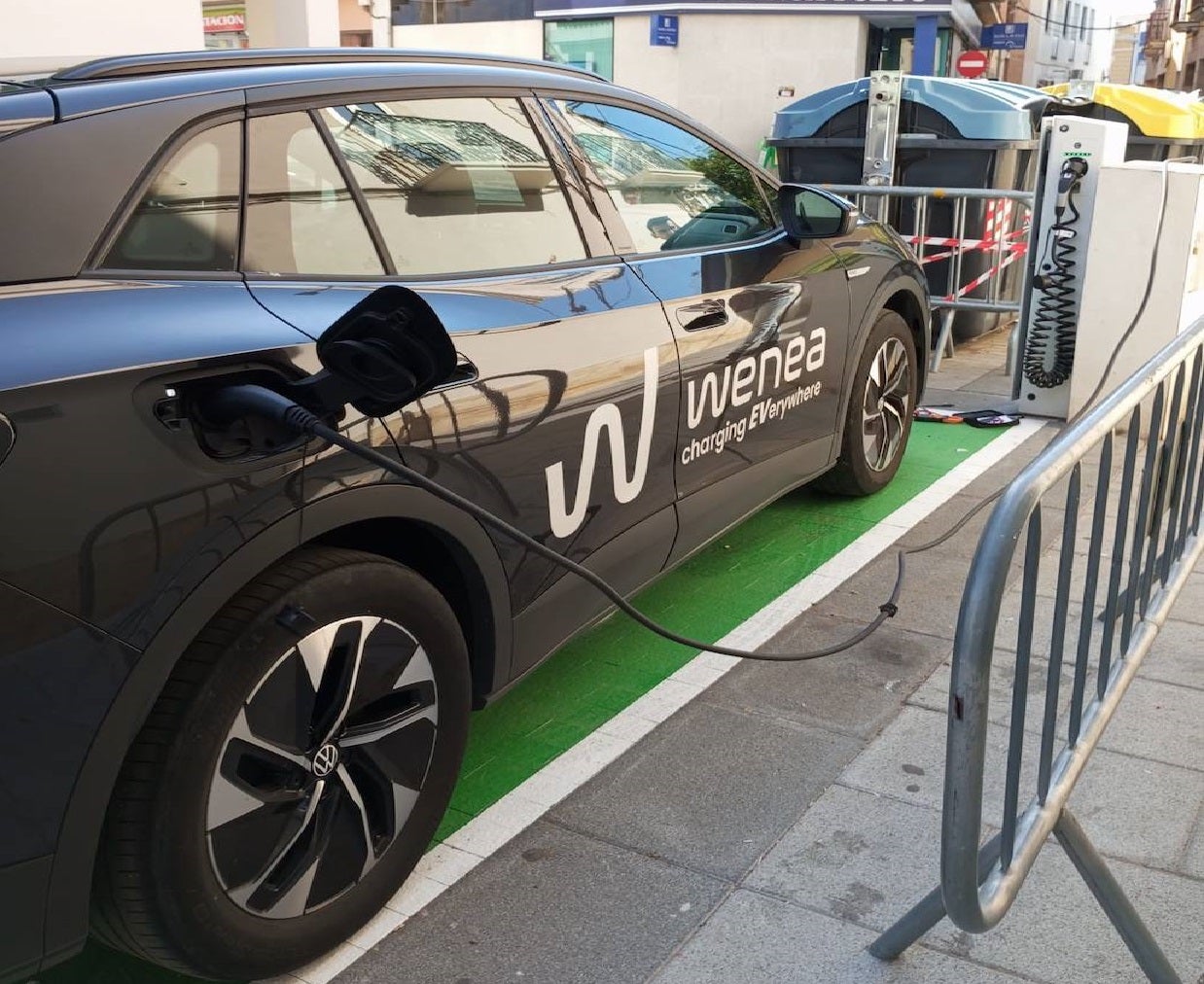 Los vehículos eléctricos ya pueden hacer uso de cinco puntos de recarga en Miajadas