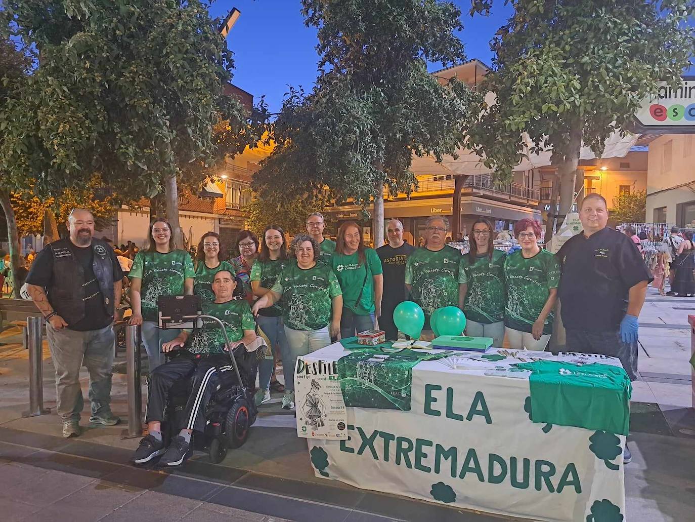 Miajadas acogió su III desfile benéfico a favor de 'ELA Extremadura'