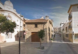 En el centro de la localidad conviven distintos estilos de viviendas.