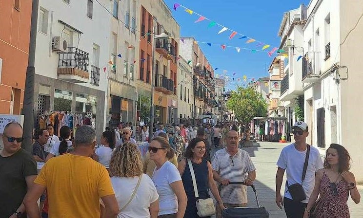 FOTOS: Más de 40 establecimientos se lanzan a la calle