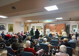 La residencia San Martín de Porres celebra el día de su Patrón