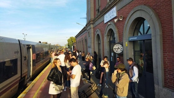 Desde la distancia: «Lo de Extremadura y el tren no es una historia de amor»