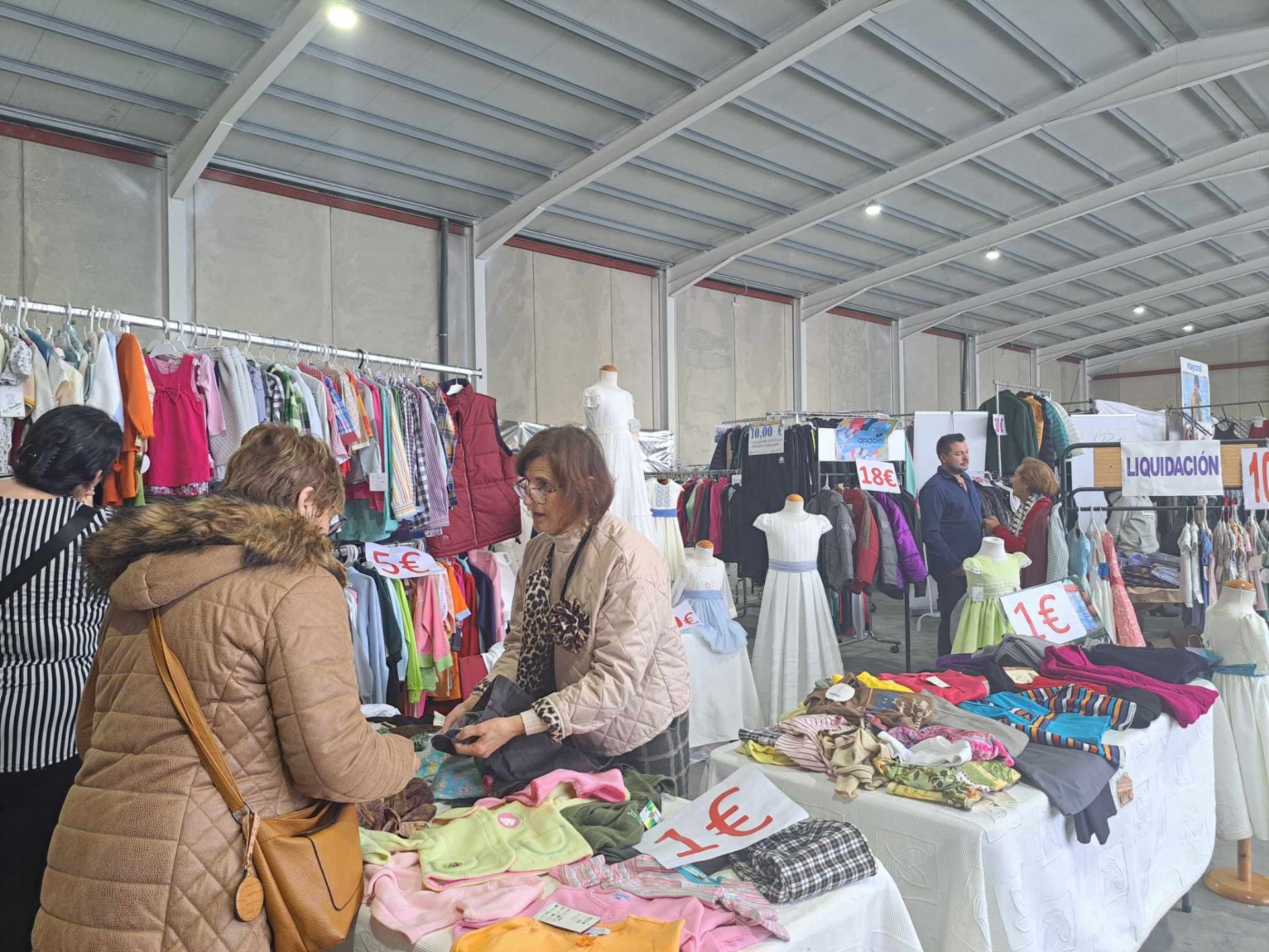 FOTOS: La Feria del stock de invierno en Miajadas vuelve a ser un éxito