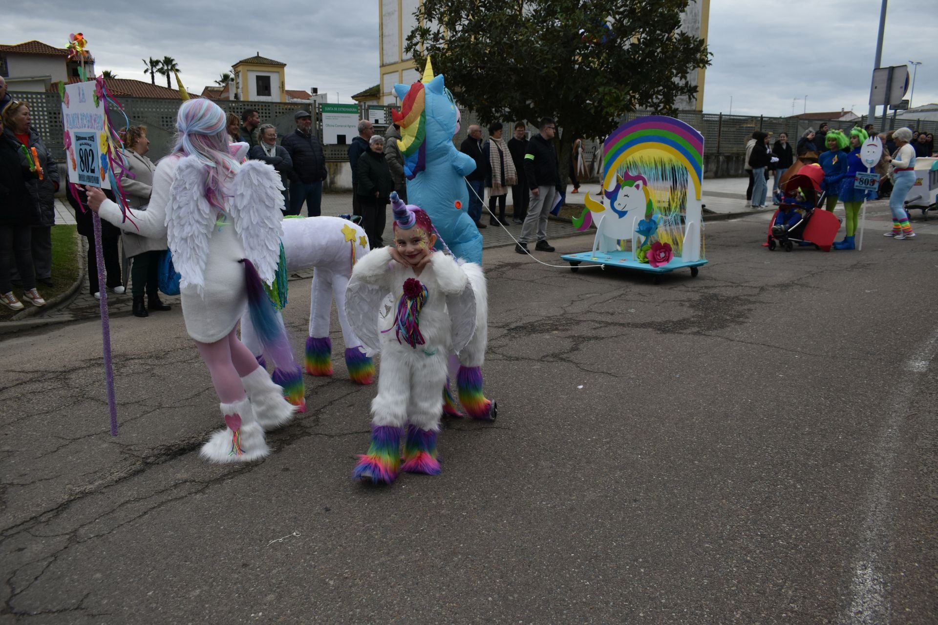 Fotos: Miajadas vive el Carnaval en su gran desfile de comparsas