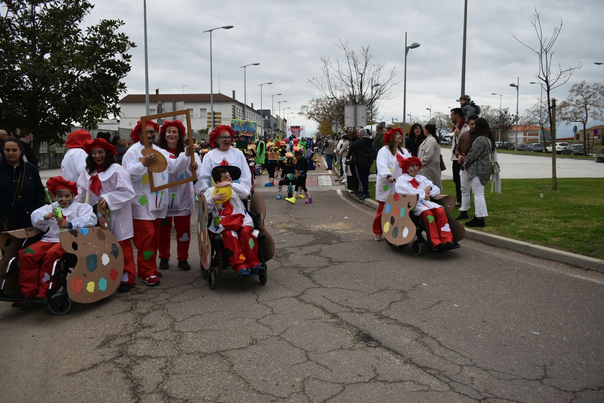 Fotos: Miajadas vive el Carnaval en su gran desfile de comparsas