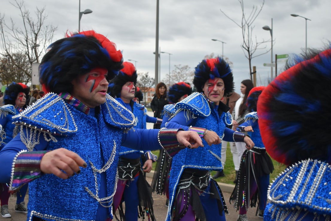 Fotos: Miajadas vive el Carnaval en su gran desfile de comparsas