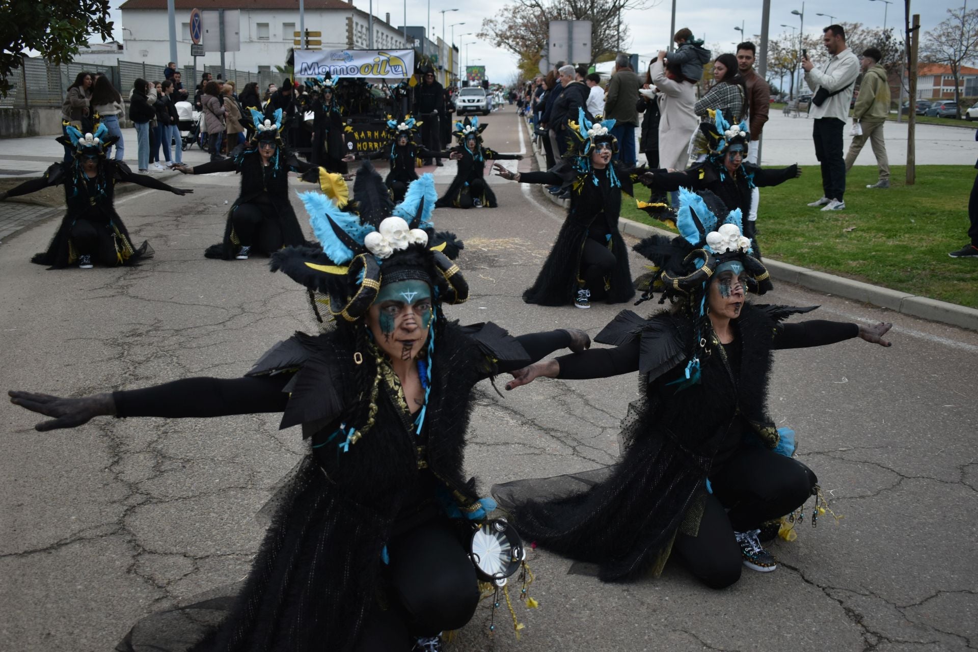 Fotos: Miajadas vive el Carnaval en su gran desfile de comparsas
