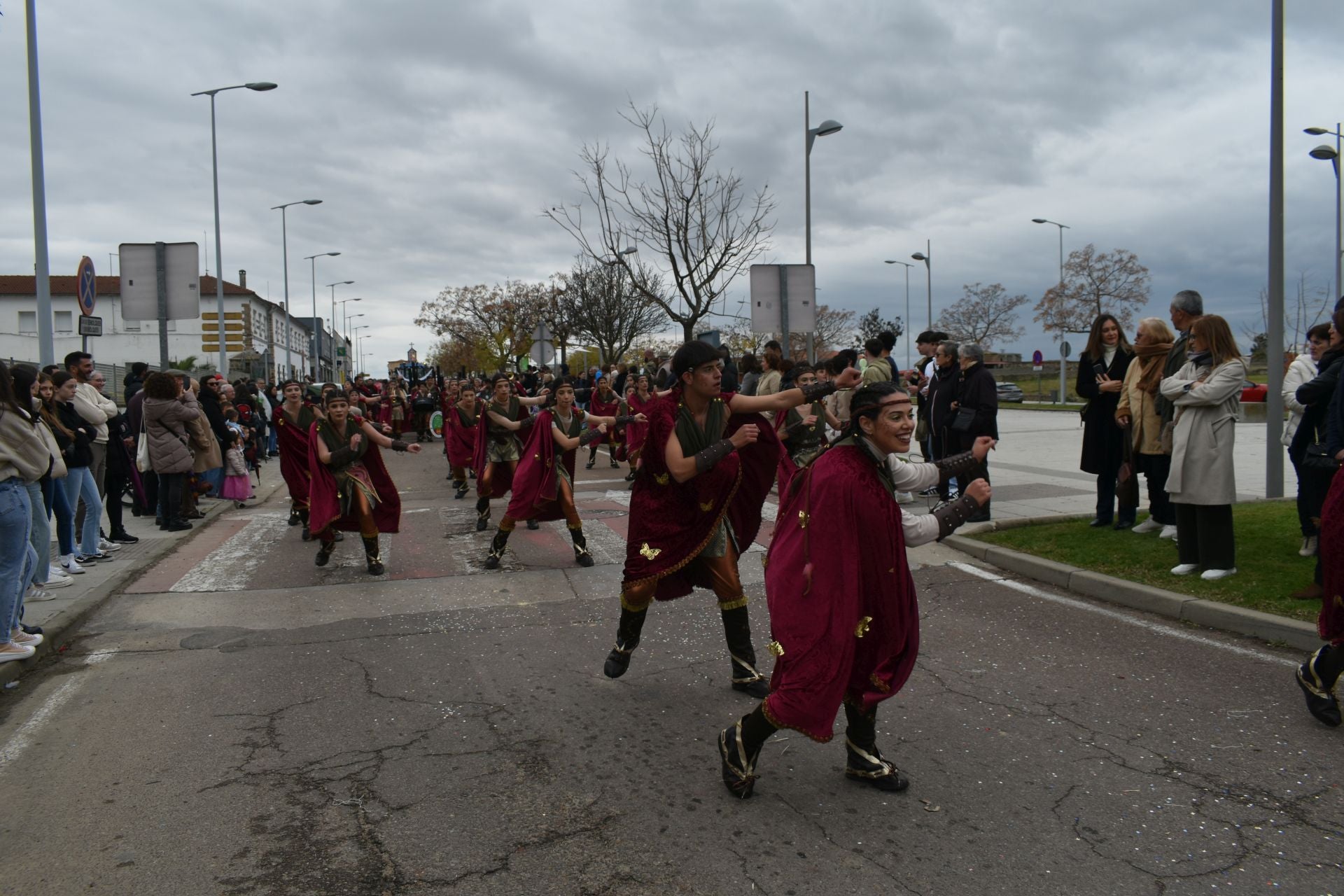 Fotos: Miajadas vive el Carnaval en su gran desfile de comparsas
