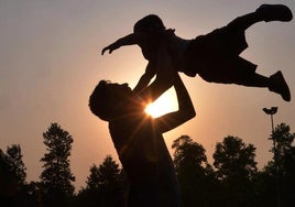 El comercio de Miajadas premia a sus clientes por comprar los regalos para papá