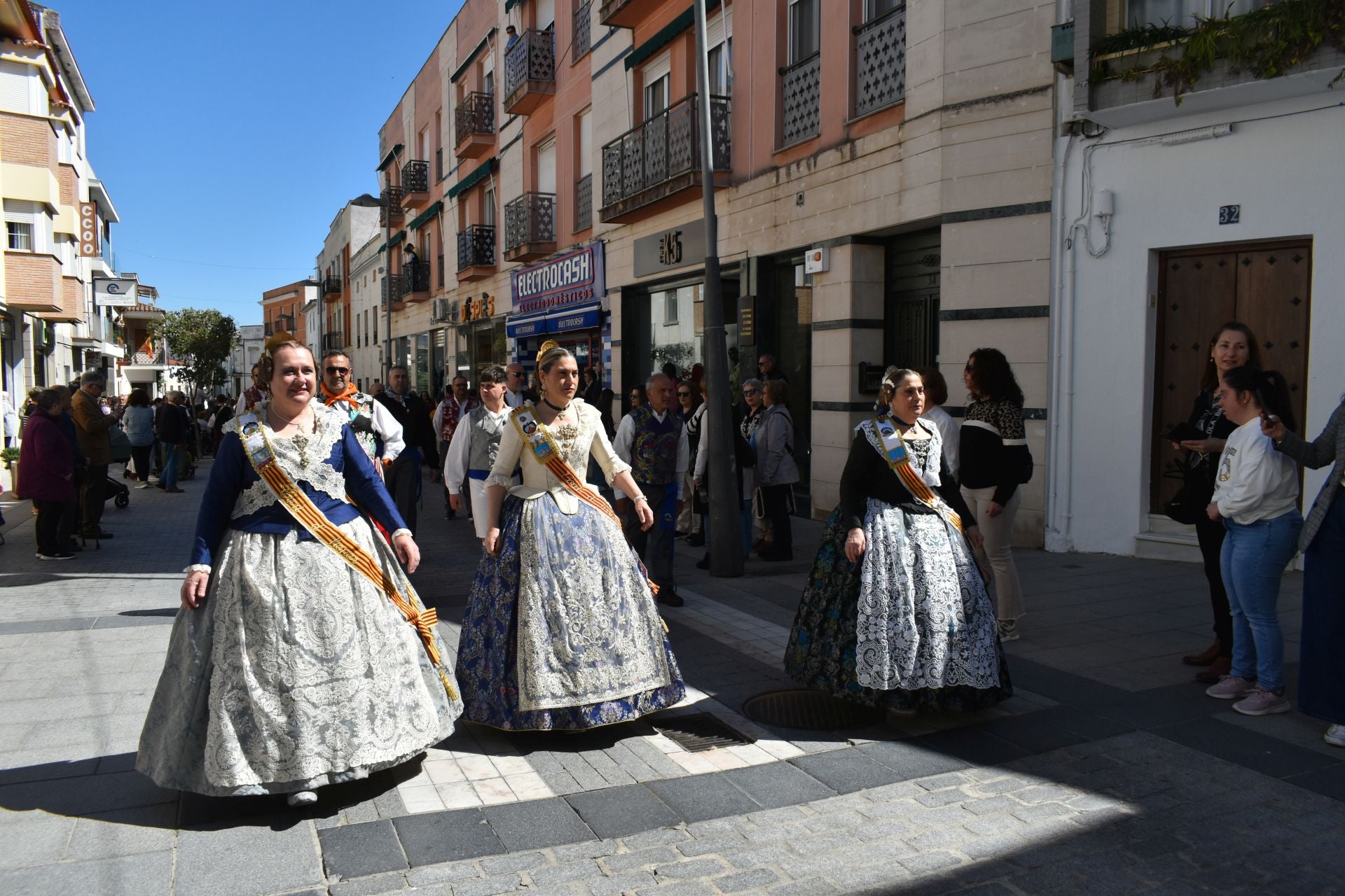 Fotos: Fin de semana inolvidable en Miajadas con sus hermanos de Puçol