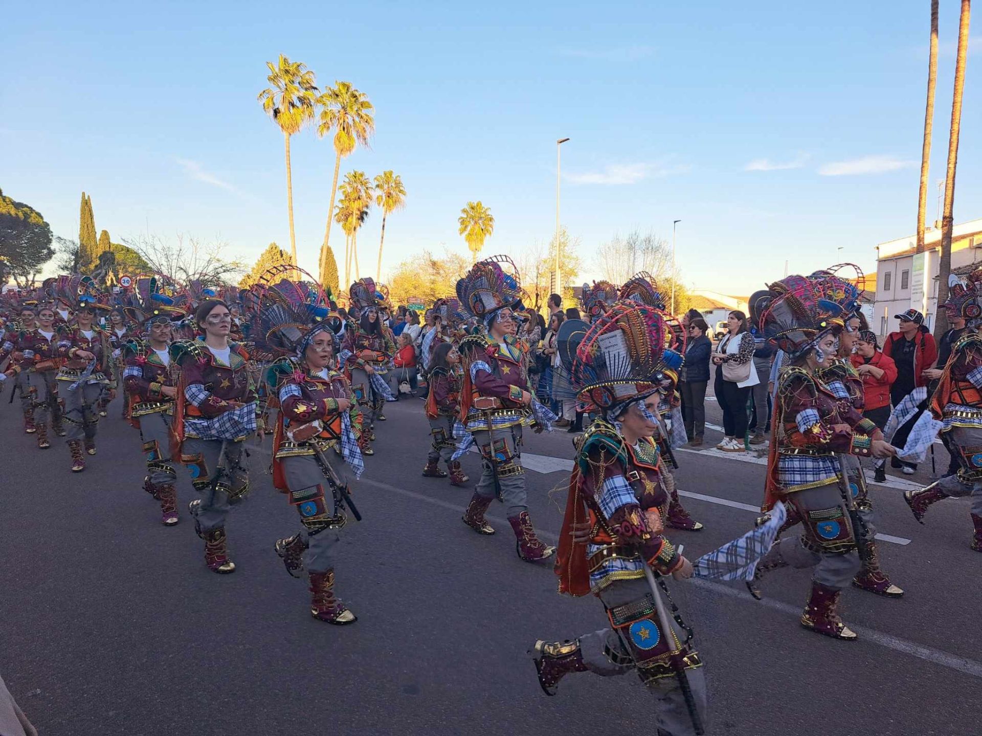 Fotos: 18 comparsas hicieron vibrar en la VI Convivencia Carnavalera de Miajadas
